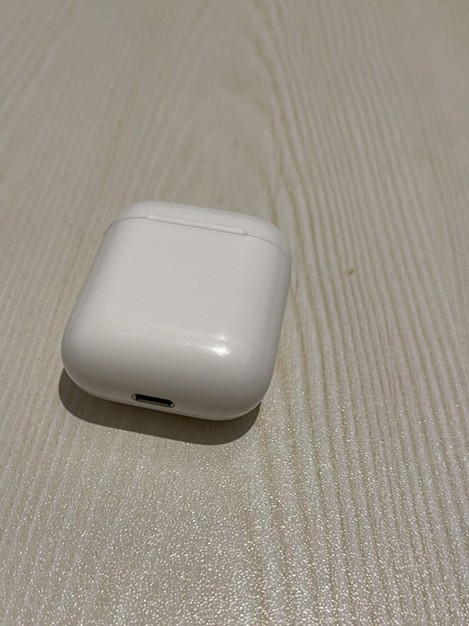 airpods1.jpg