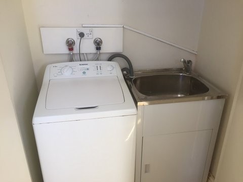 Flat 2 Washing machine.jpg