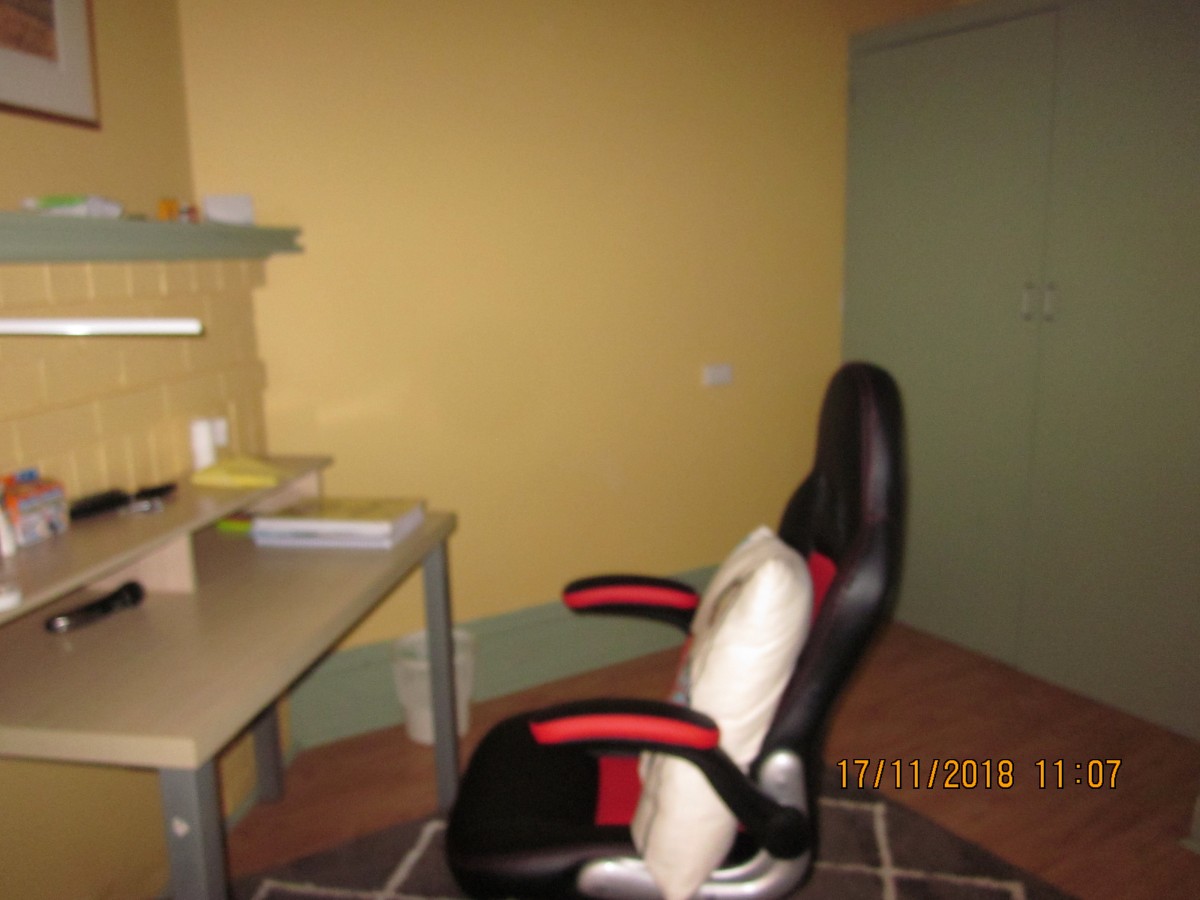 Flat 6 5 desk and chair photos.JPG