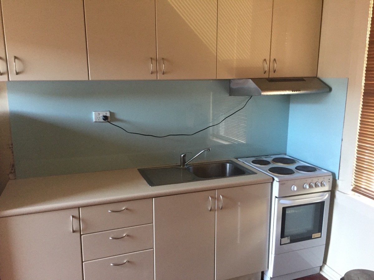 Flat 3 new kitchen .jpg